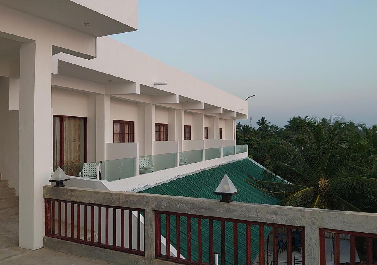 Sea Breeze Ambalangoda Амбалангода Екстериор снимка